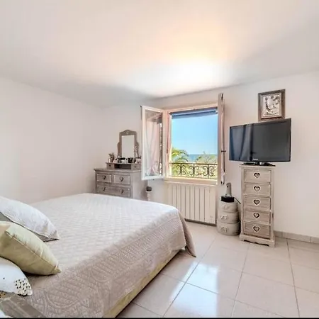 Apartment Face A La