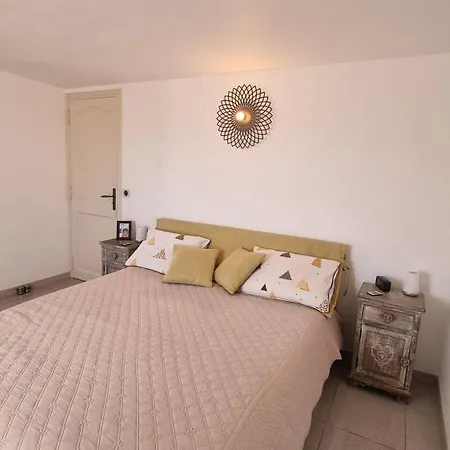 Face A La Apartment *